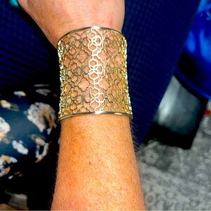 Kendra Scott gold cuff bracelet with dust bag